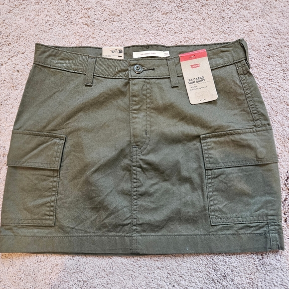 Levi's Dresses & Skirts - NWT Levi’s ‘94 Cargo Twill Mini Skirt Women’s Sz 26 Olive Green Cotton Mid Rise